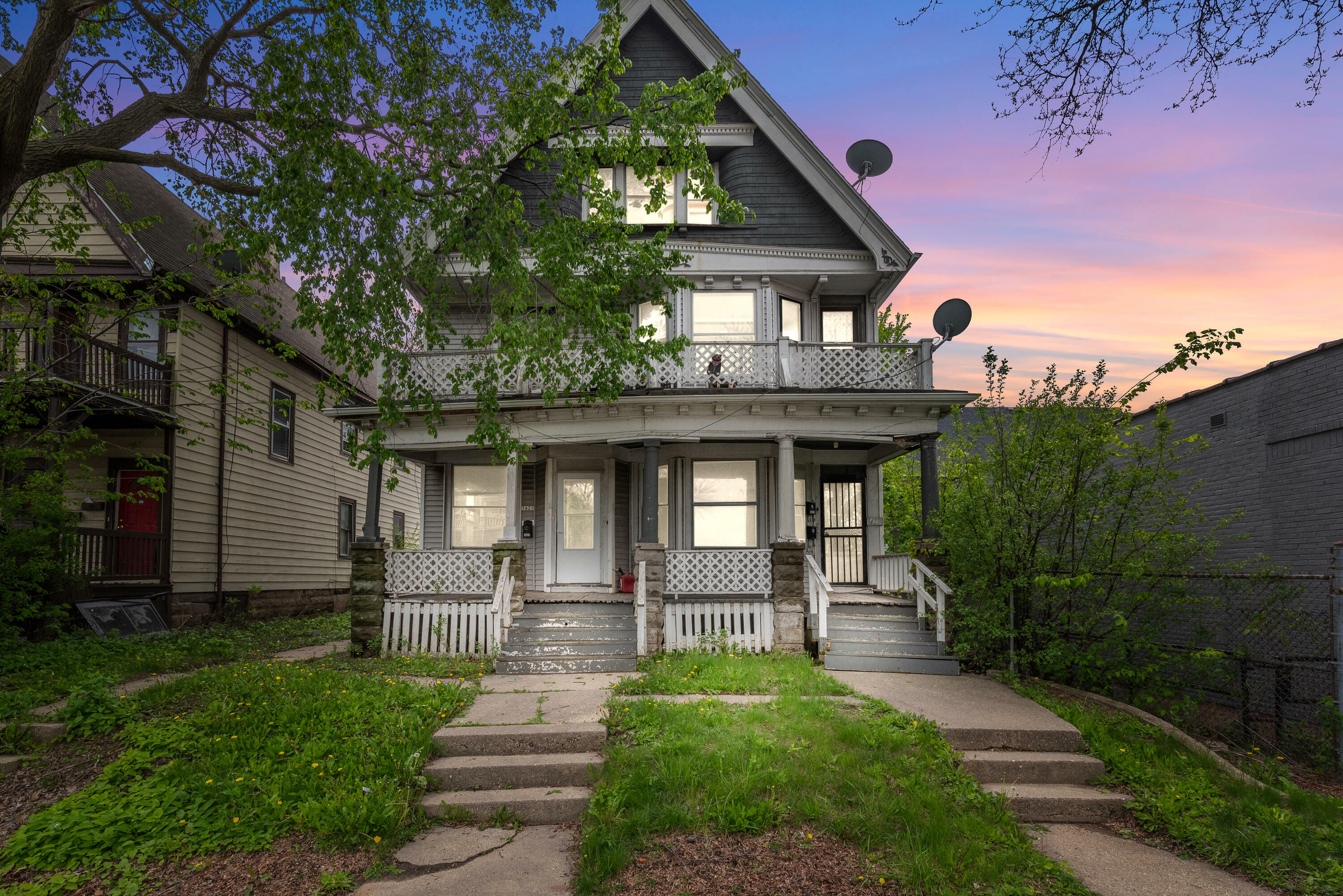 Property Photo: 3421 W Clybourn Ave 3423 WI 53208