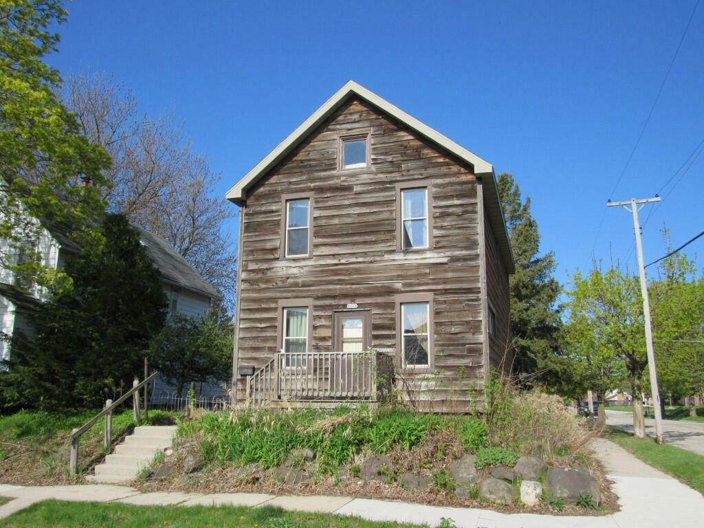 Property Photo: 2022 N 20th St WI 53081