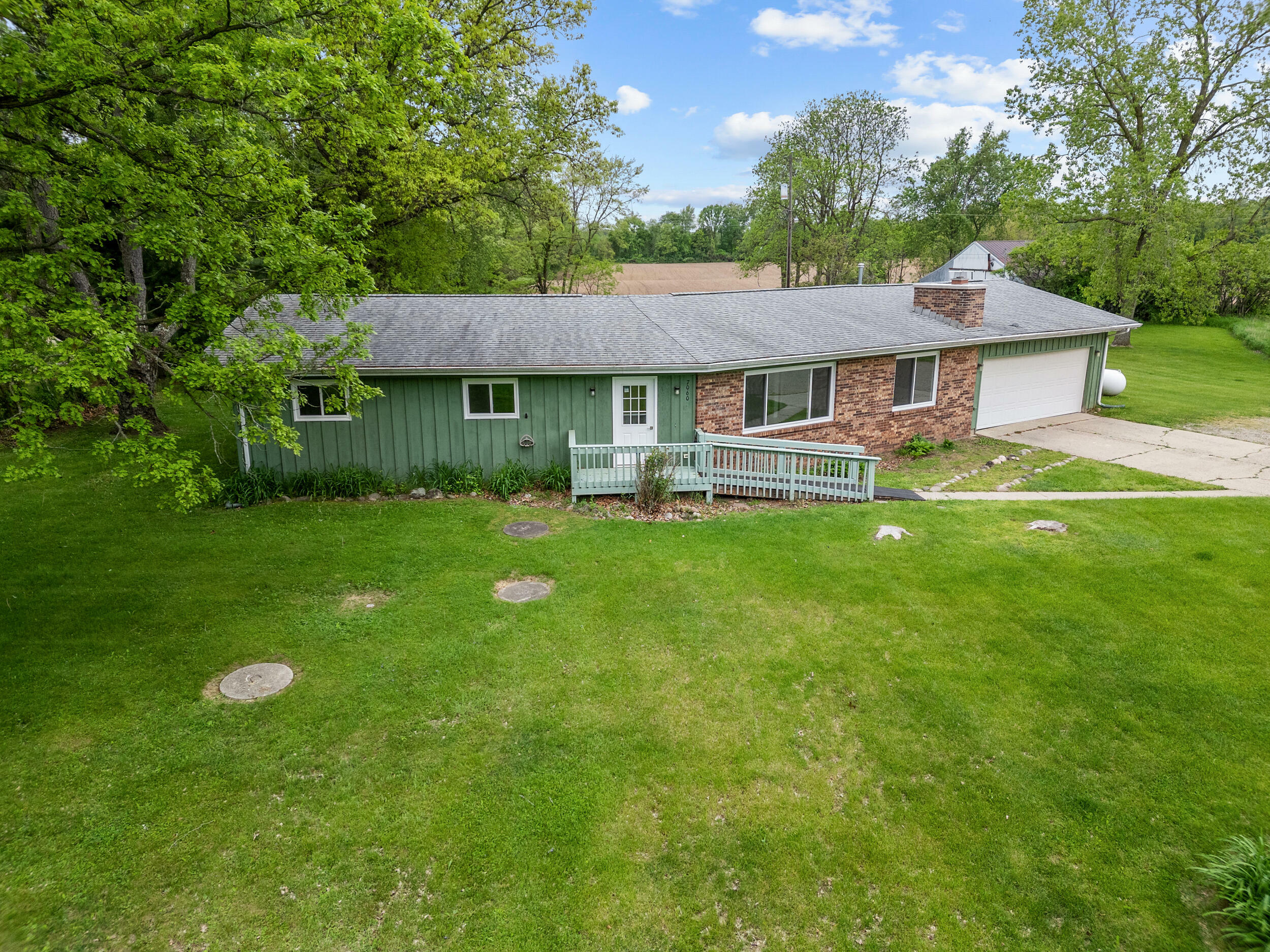 7060 Dobson Road  Jonesville MI 49250 photo