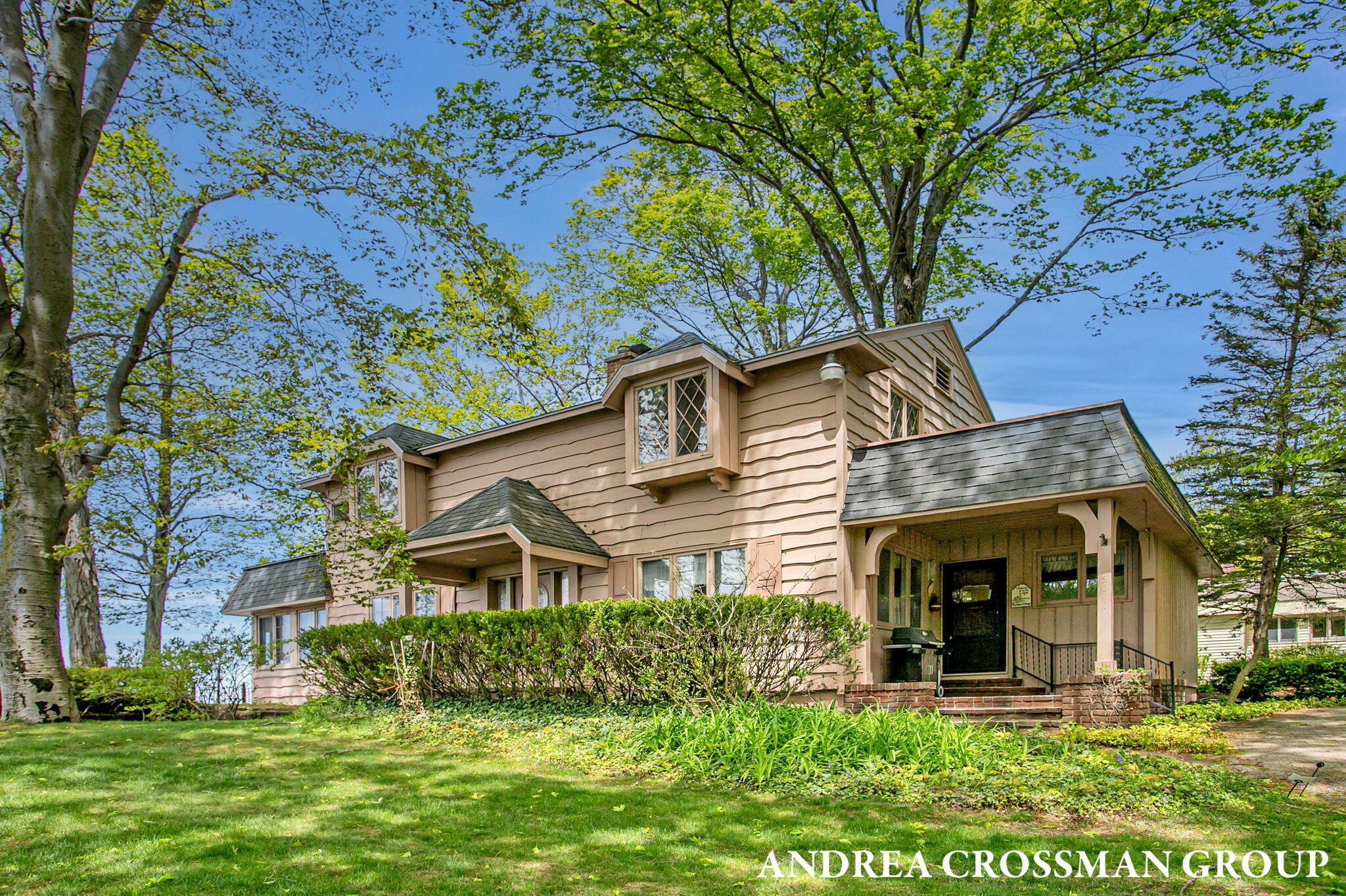 Property Photo: 5011 Rosabelle Beach Avenue MI 49424