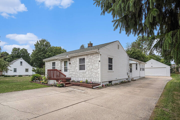 Property Photo: 1145 Eastmont Drive SE MI 49546