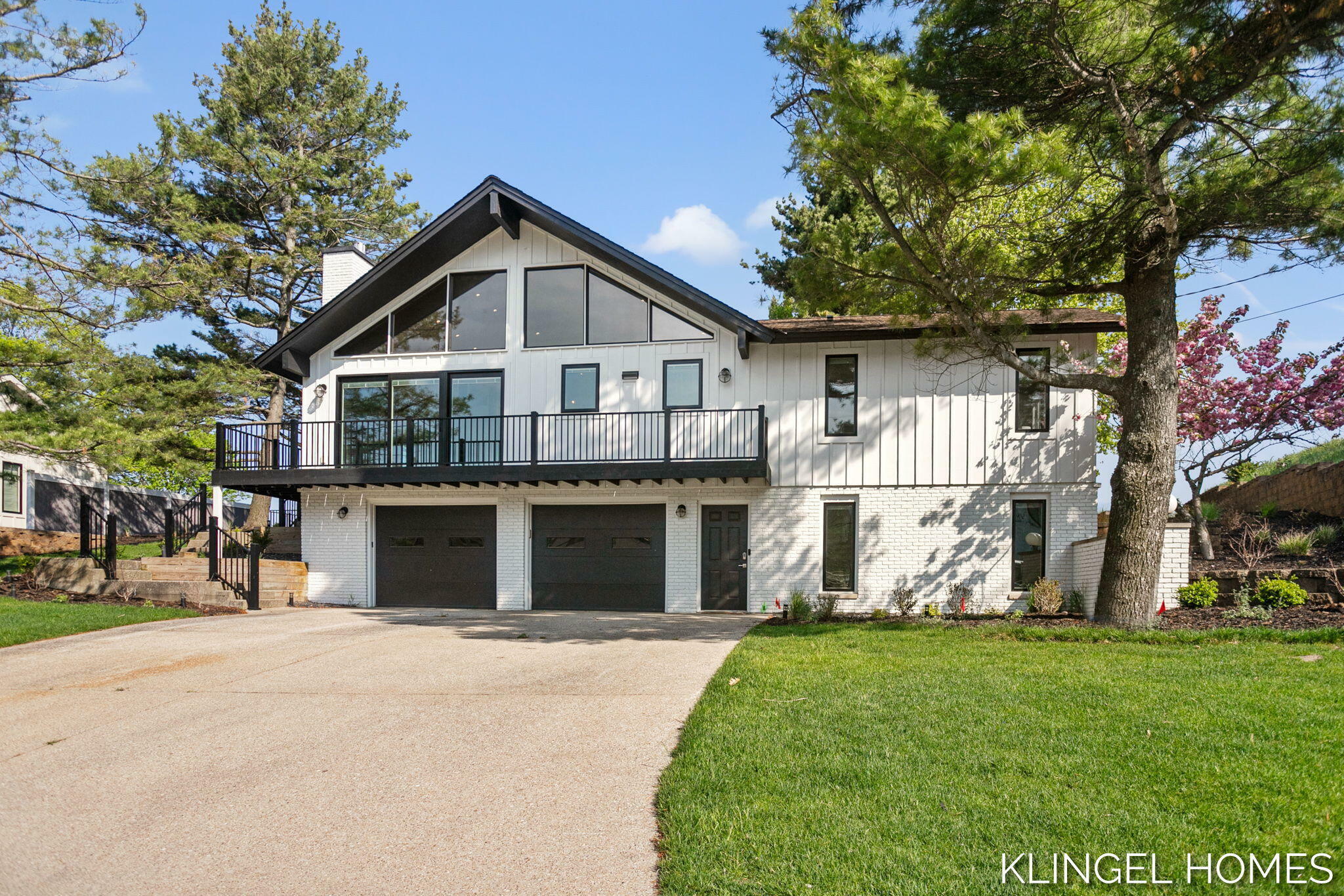 Property Photo: 127 Emmet Street MI 49417