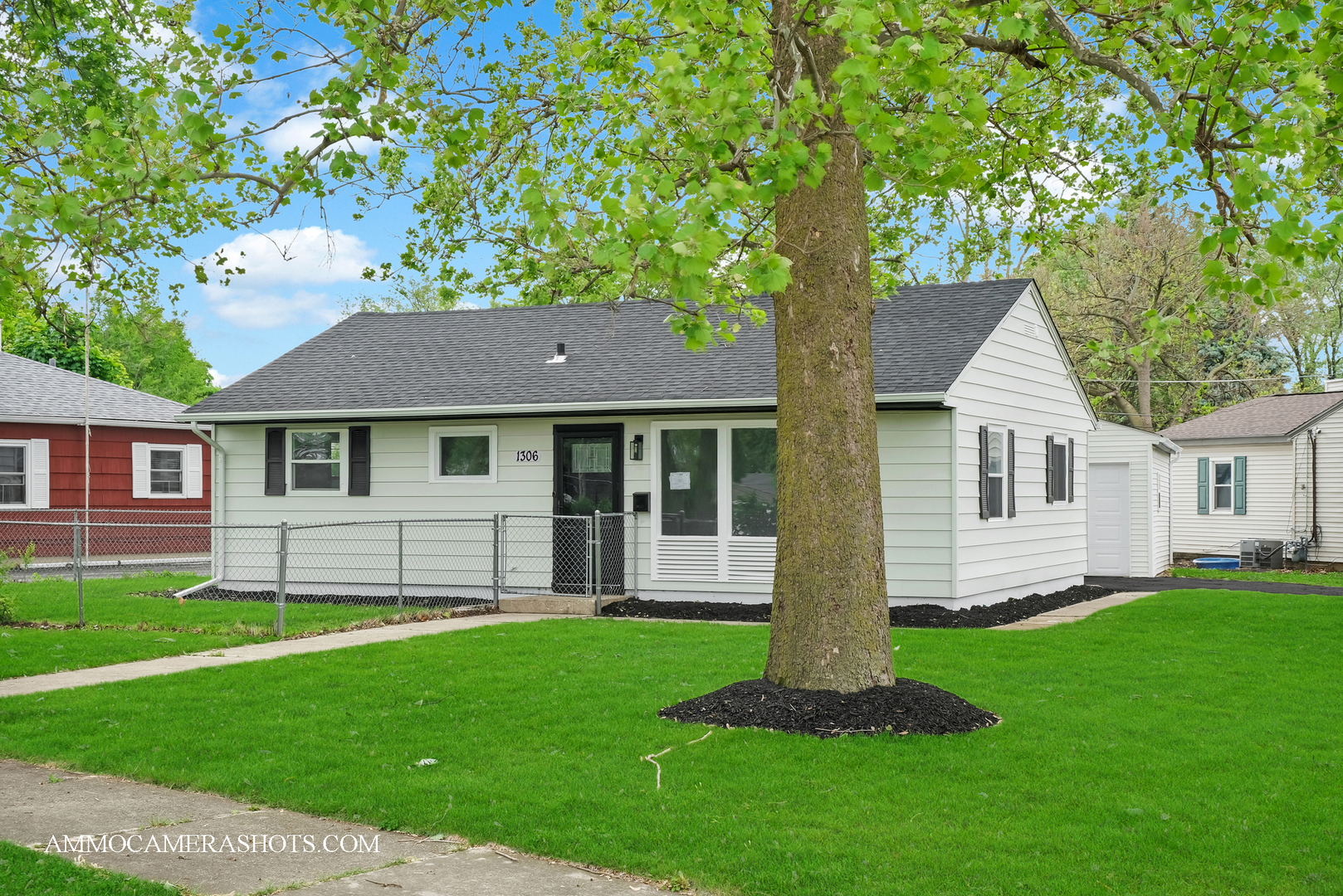 Property Photo:  1306 Schriber Avenue  IL 60435 