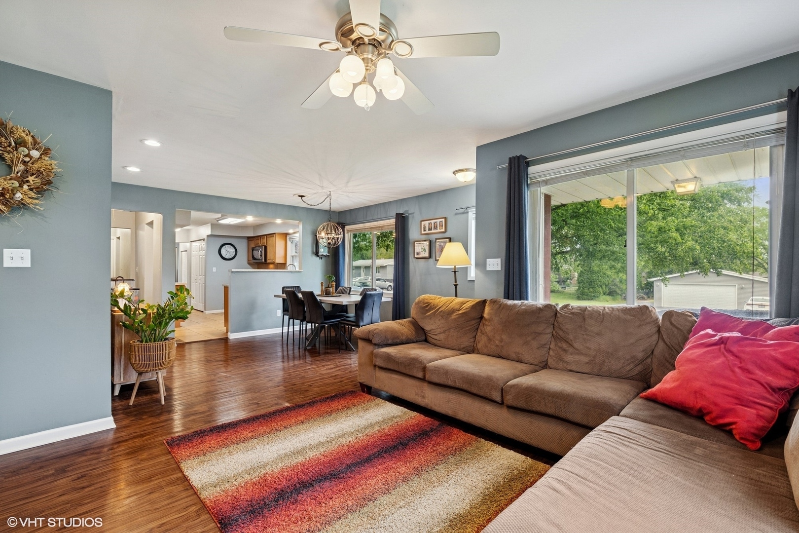 Property Photo: 1511 Lakeland Avenue IL 60050
