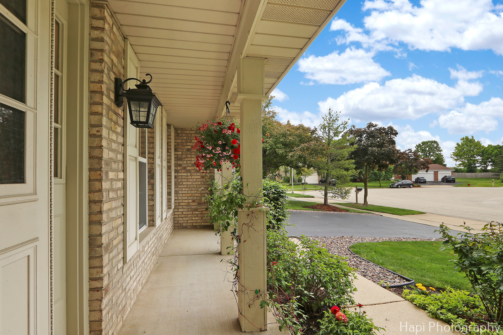 Property Photo: 1116 Stonegate Court IL 60103
