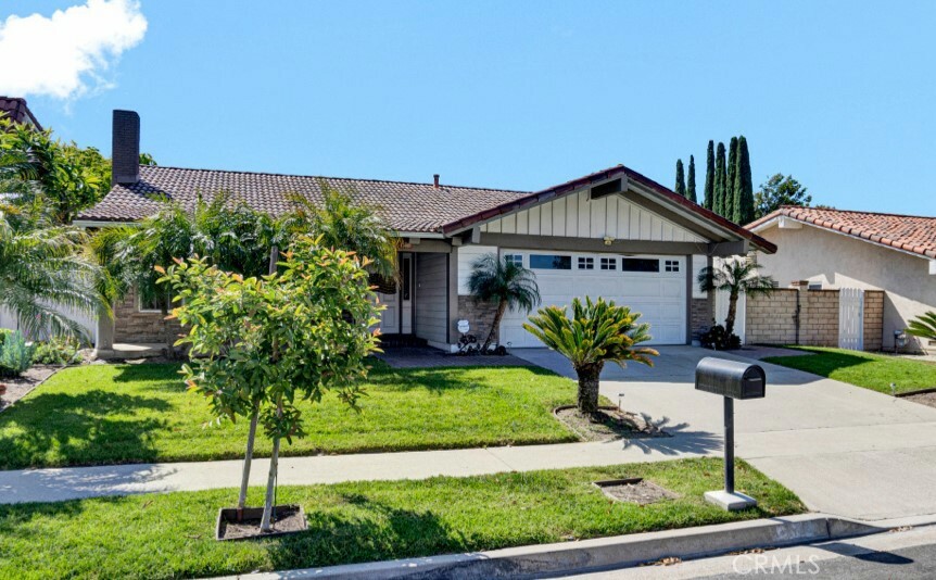 Property Photo: 15442 Eiffel Circle CA 92604