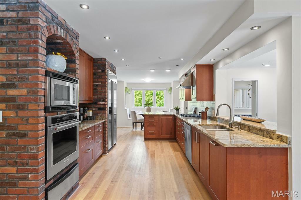 Property Photo:  2125 Crystal Drive  MO 63131 