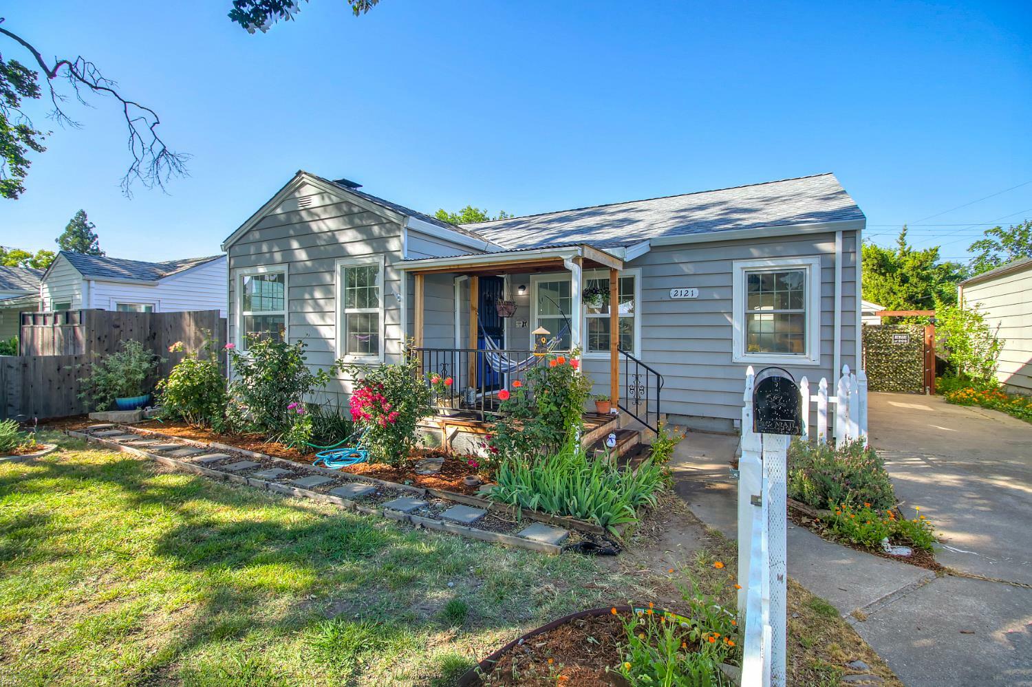 Property Photo: 2121 Juliesse Avenue CA 95821