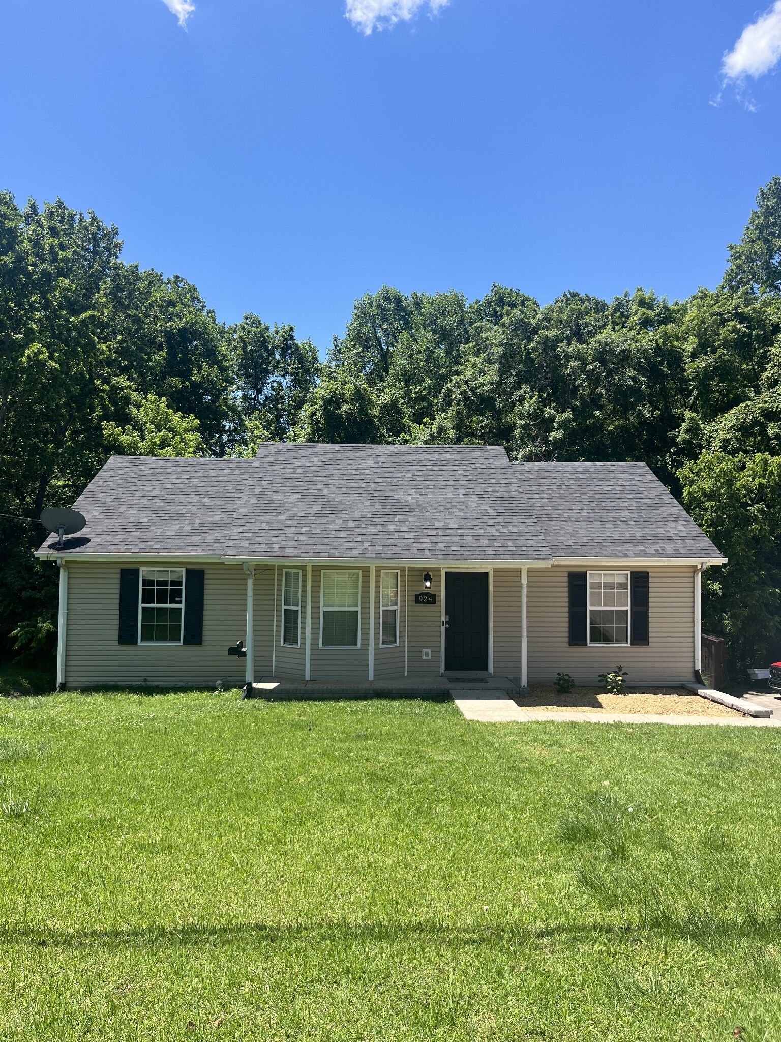 Property Photo: 924 Granny White Rd TN 37040