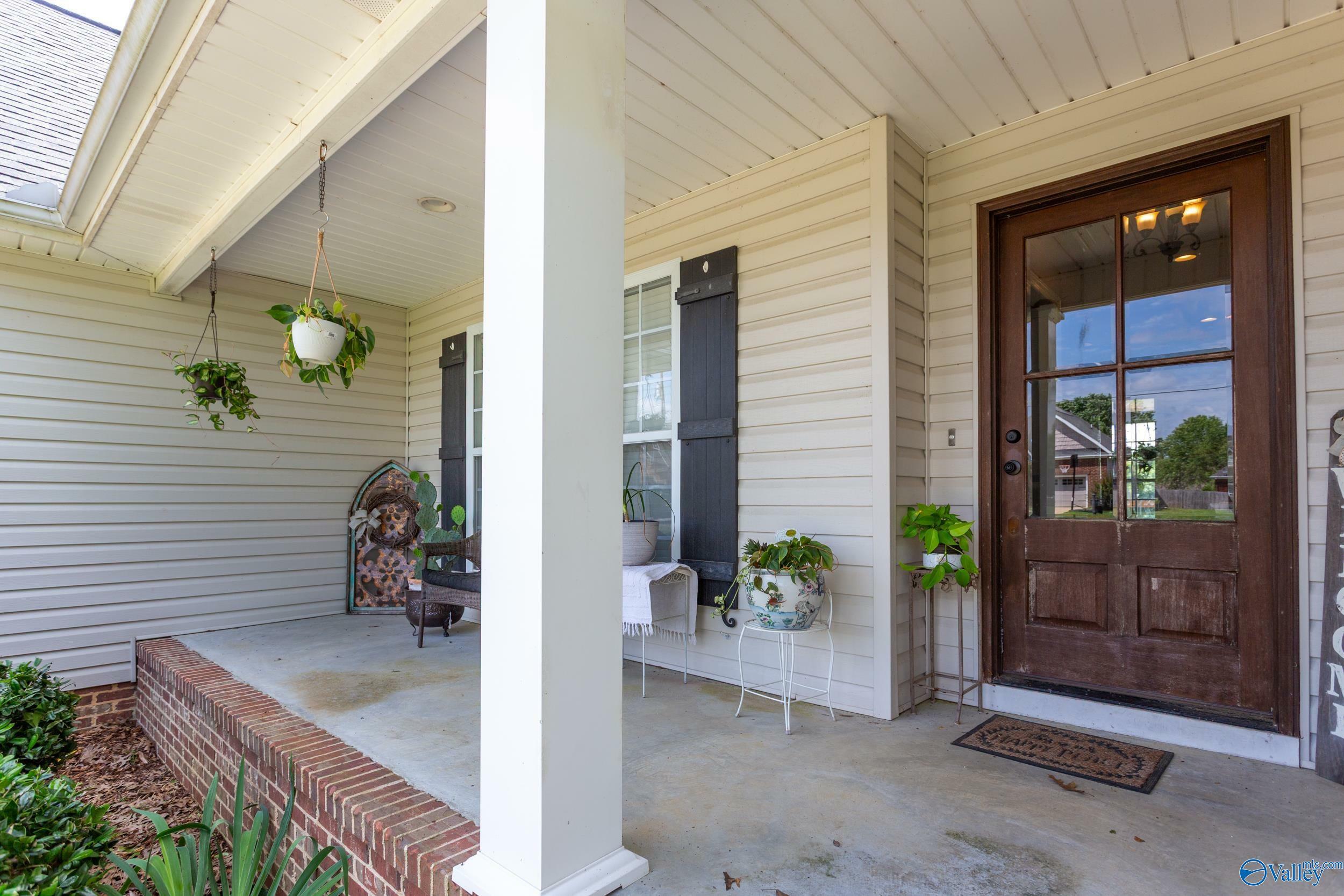 Property Photo: 1465 Marshall Way AL 35907
