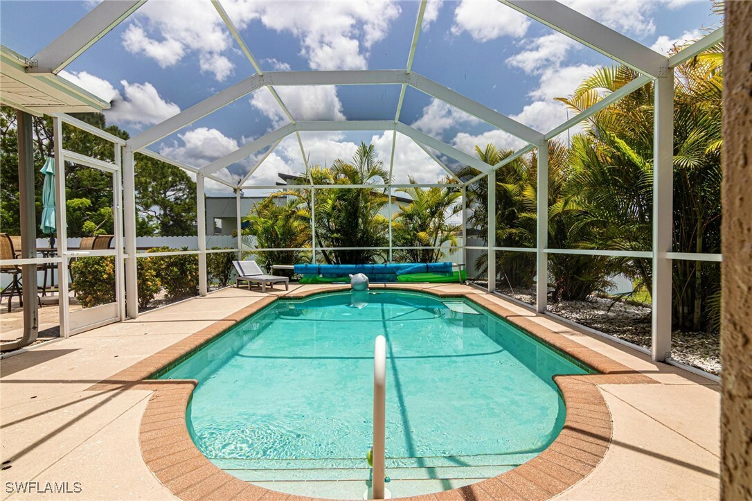 Property Photo:  1129 NW 19th Avenue  FL 33993 