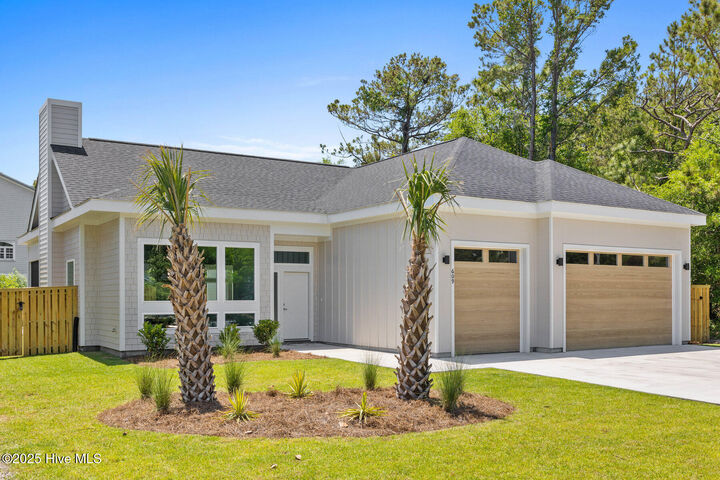 Property Photo:  609 Augusta Avenue  NC 28428 