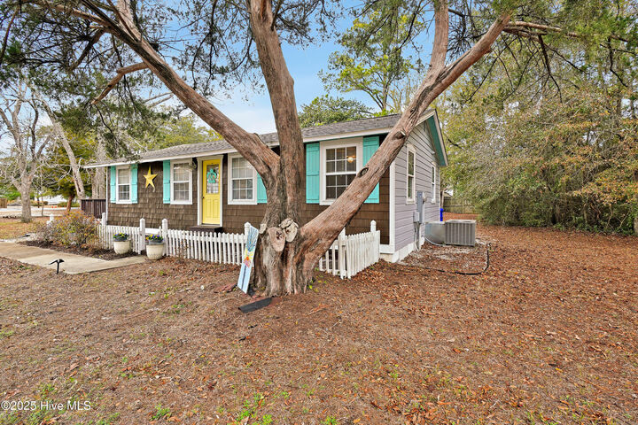 Property Photo:  418 Stuart Avenue  NC 28461 