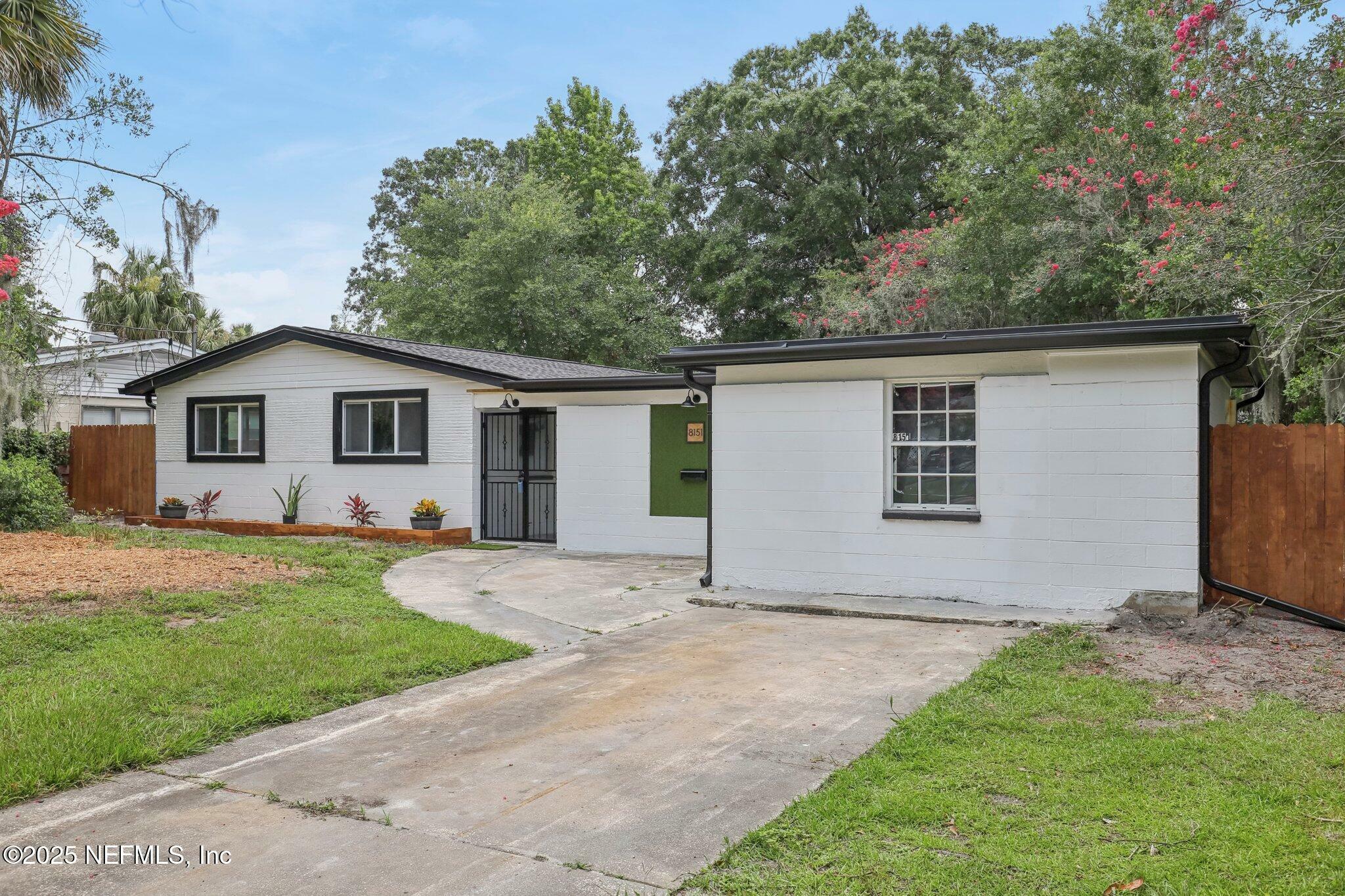 Property Photo: 8151 Ladoga Avenue FL 32217