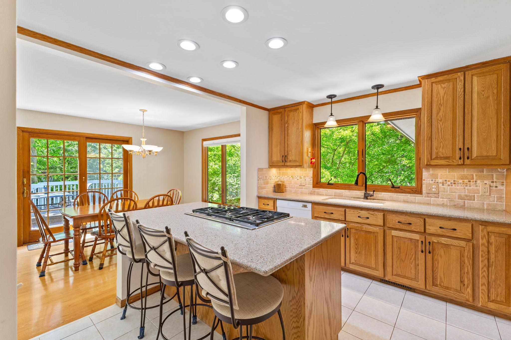 9553 Woodridge Circle  Eden Prairie MN 55347 photo