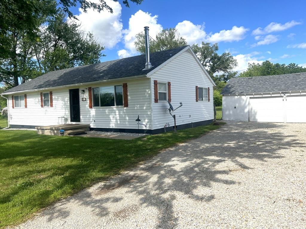 Property Photo:  704 2nd Street  MO 64679 