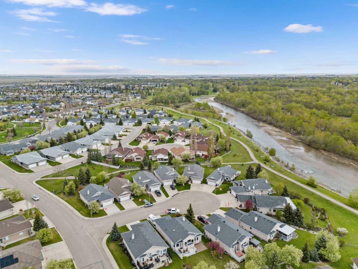 Property Photo: 310 Riverside Garden NW AB T1V 1Y9