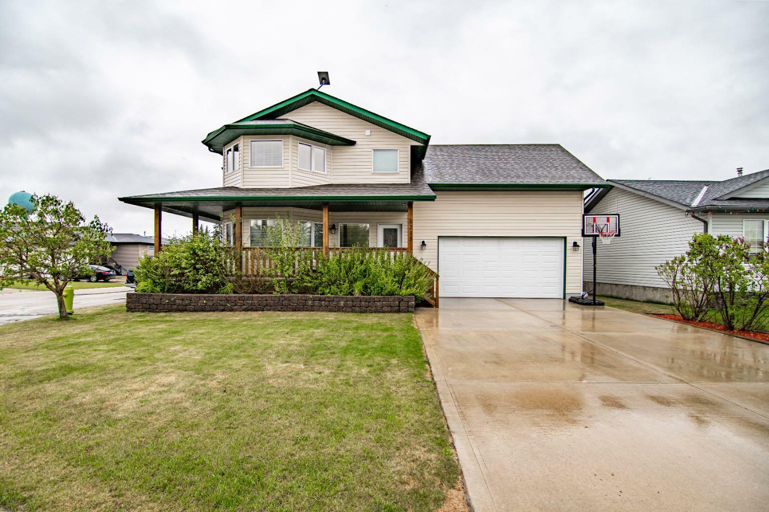 Property Photo:  5215 55 Avenue  AB T0M 0X0 