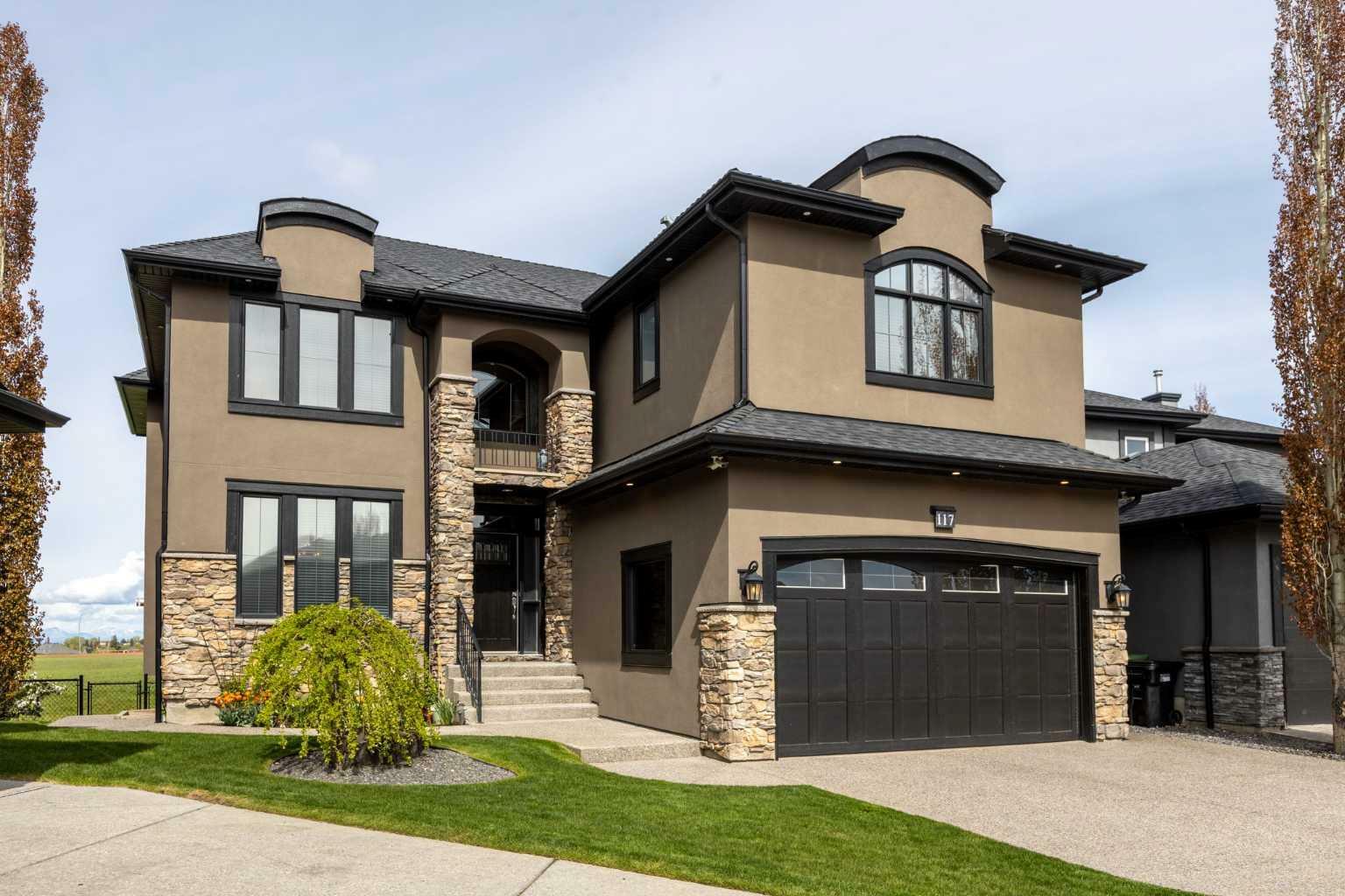 Property Photo: 117 Rockcliff Bay NW AB T3G 5Z5