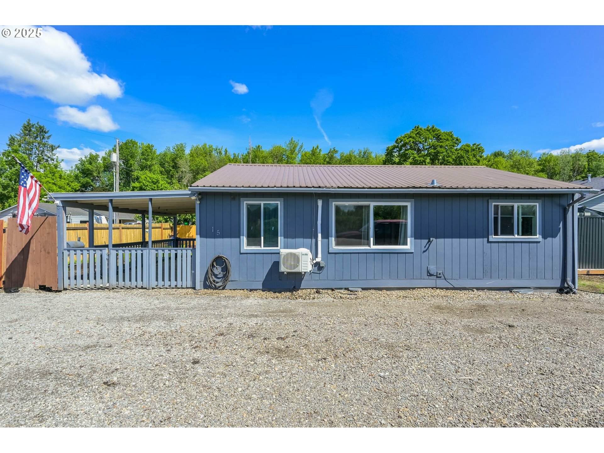 Property Photo: 15 NE 11th Pl WA 98604