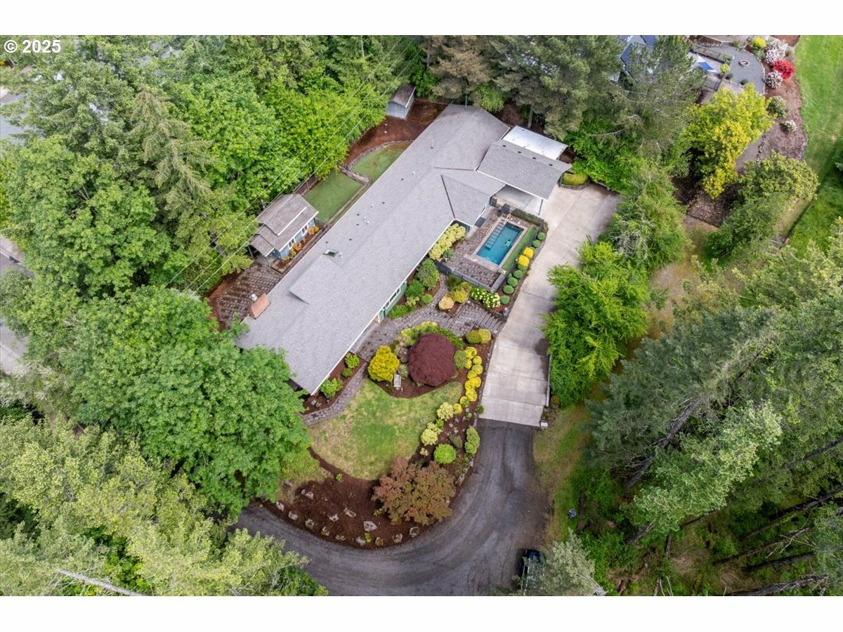 Property Photo: 990 NW 93rd Ave OR 97229