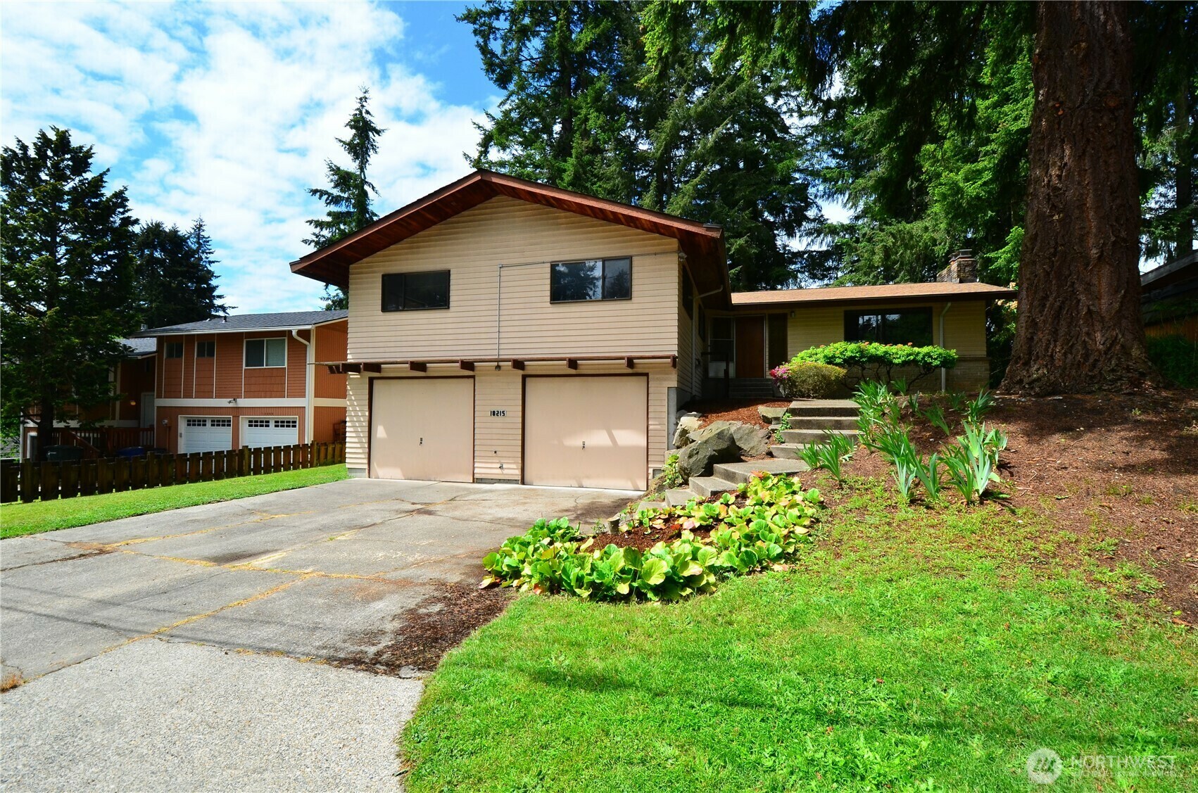 Property Photo: 18215 108th Avenue NE WA 98011