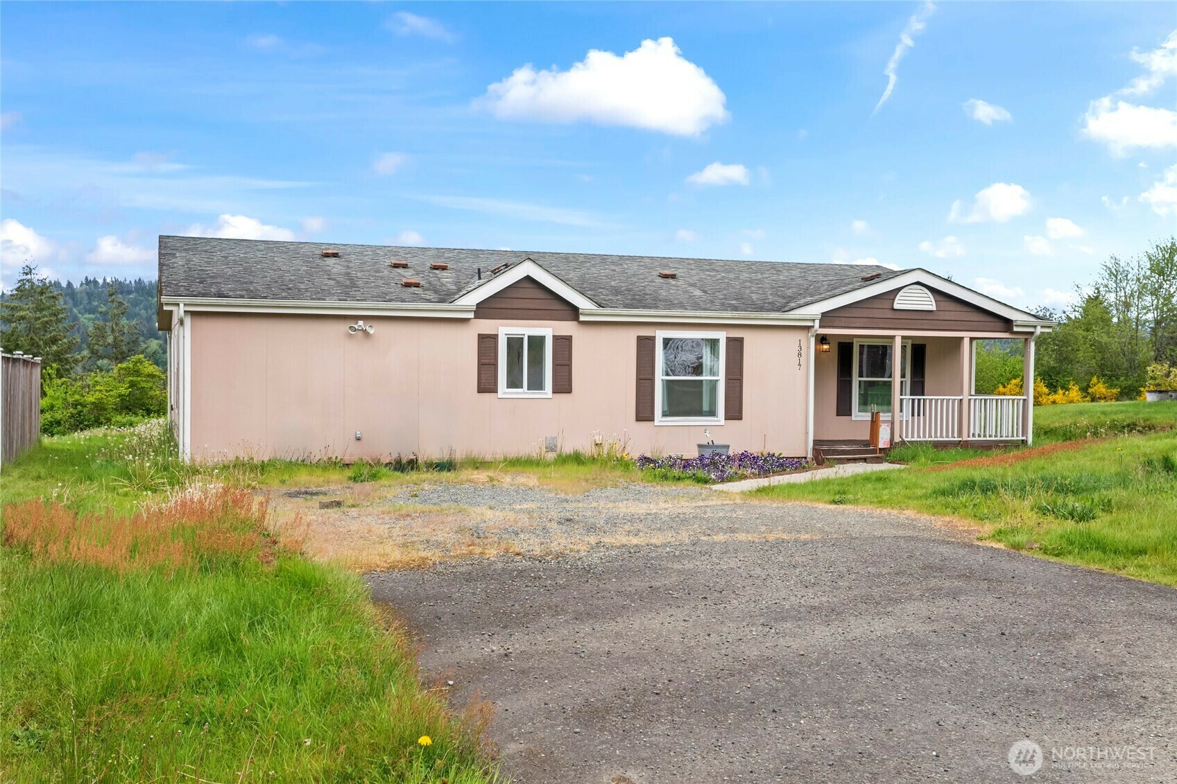 Property Photo: 13817 Prairie Ridge Drive E WA 98391