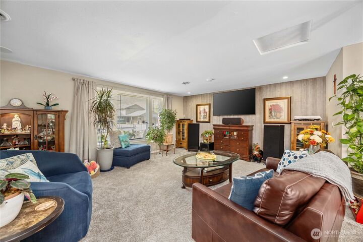 Property Photo:  630  Riverside Drive  WA 98846 