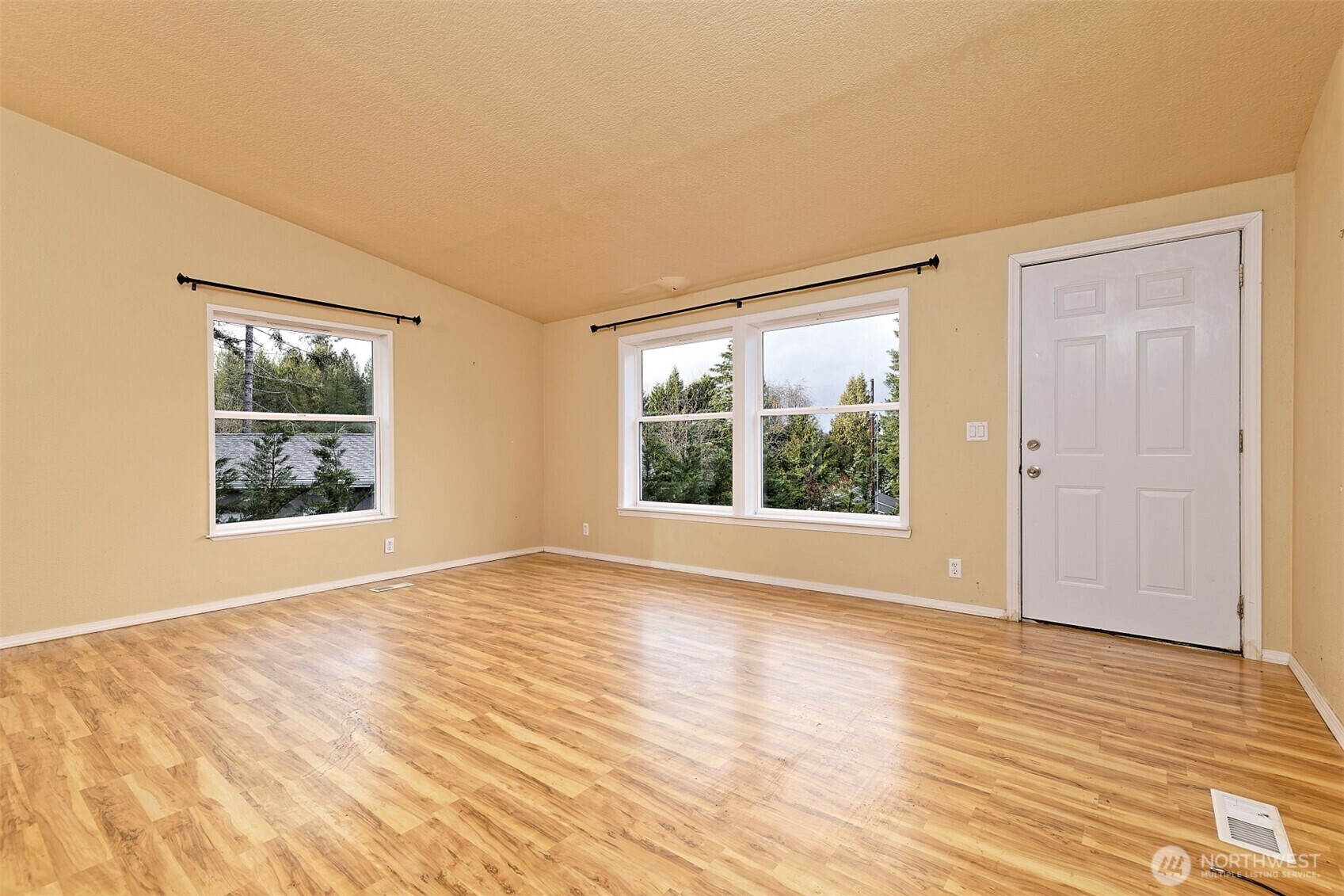 Property Photo: 161 E Greenwood Lane WA 98584