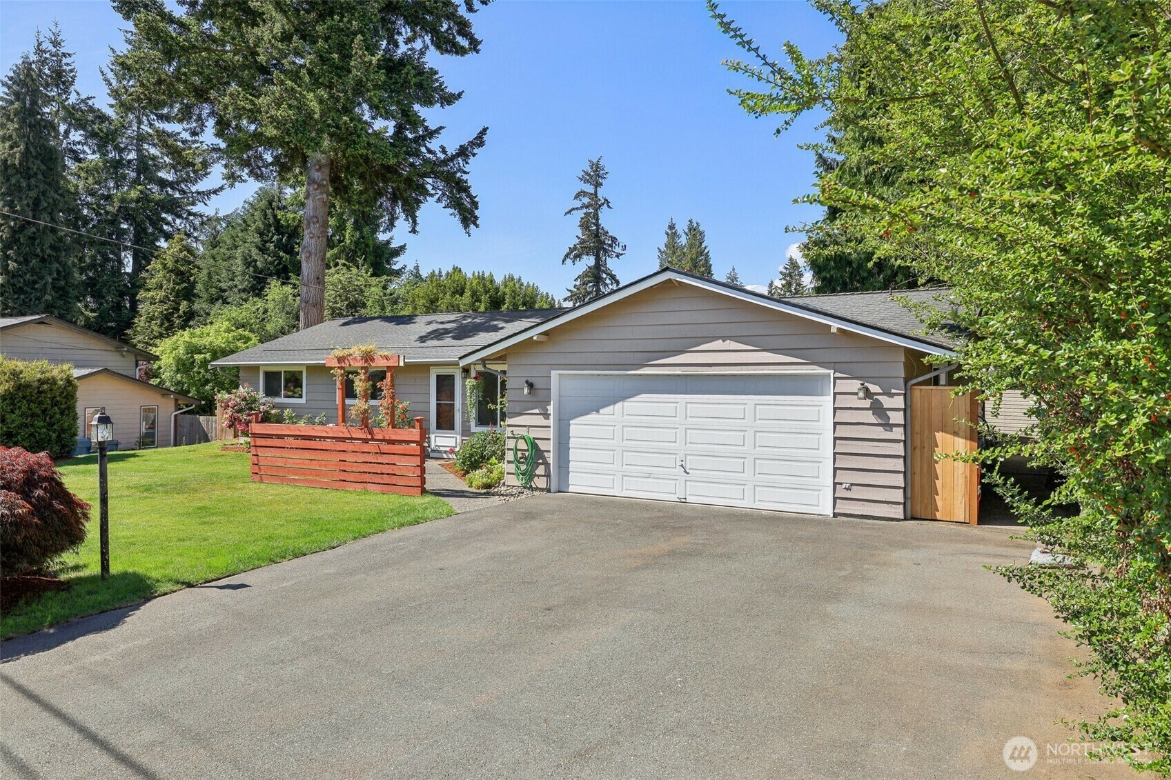 Property Photo: 6707 162 Place SW WA 98037