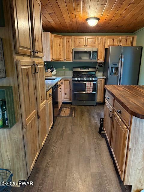 Property Photo: 1030 Evergreen Drive PA 18436