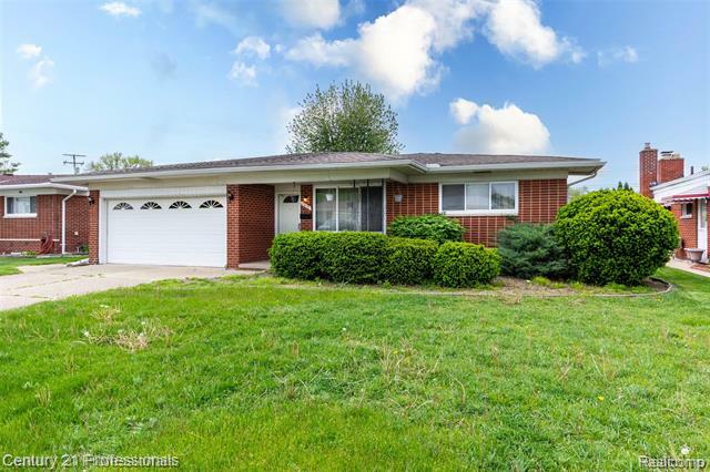 Property Photo: 33151 Shelley Lynne Drive MI 48312