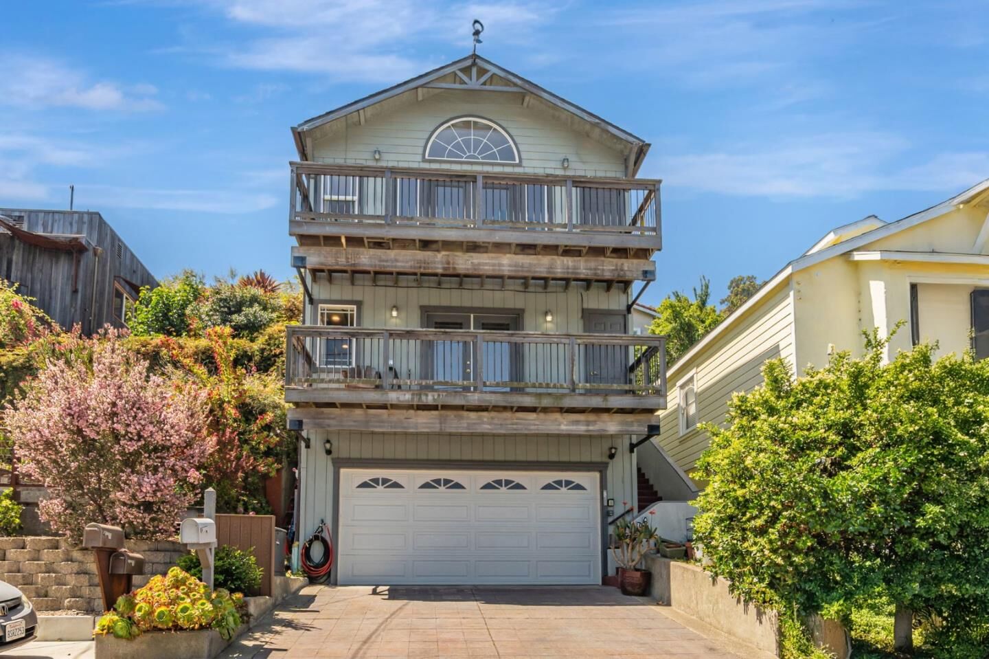 Property Photo:  276 San Benito Road  CA 94005 