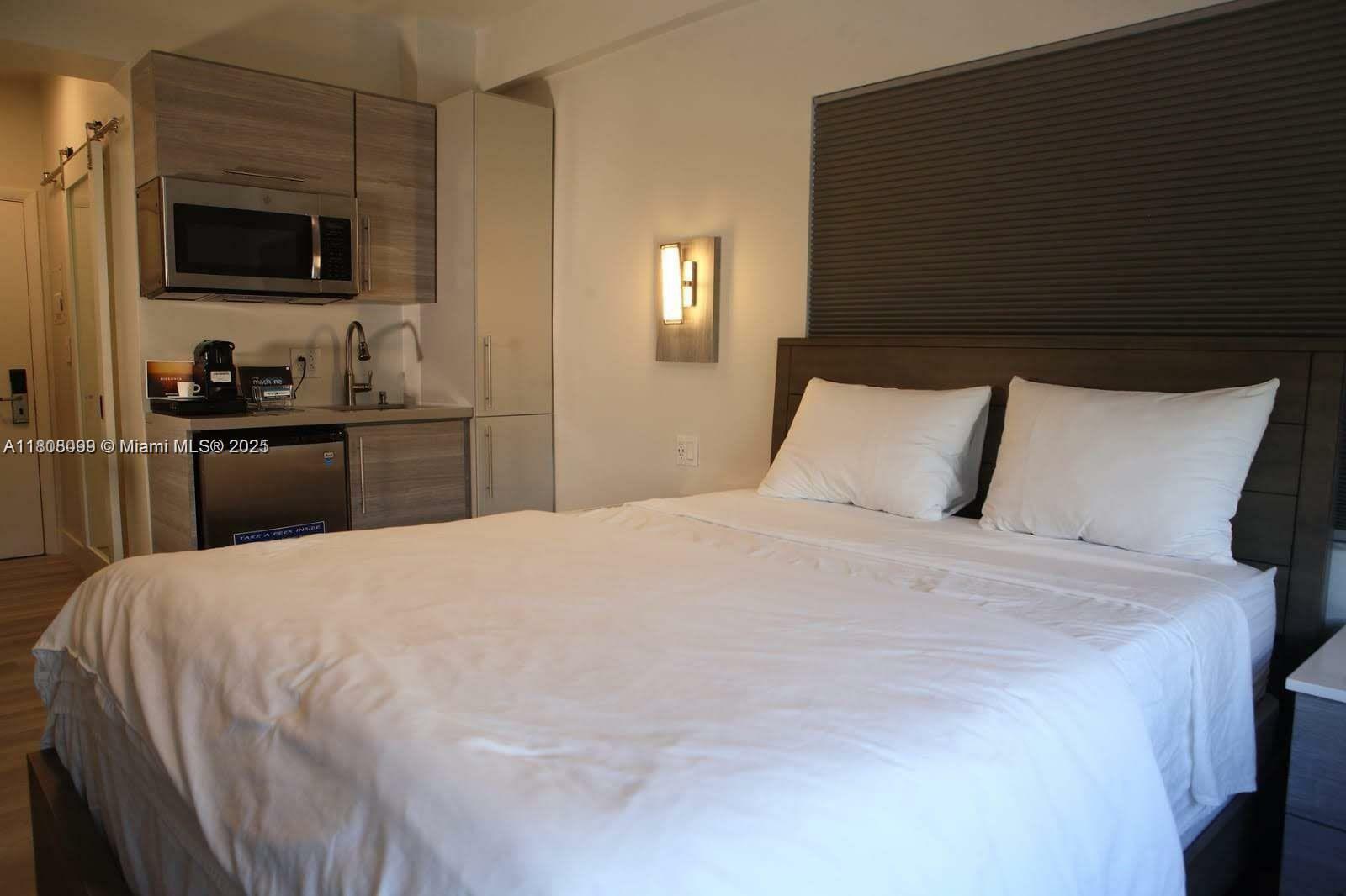 Property Photo: 763 Pennsylvania Ave 101 FL 33139