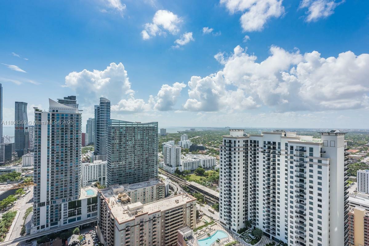 Property Photo: 45 SW 9th Street 4105 FL 33130
