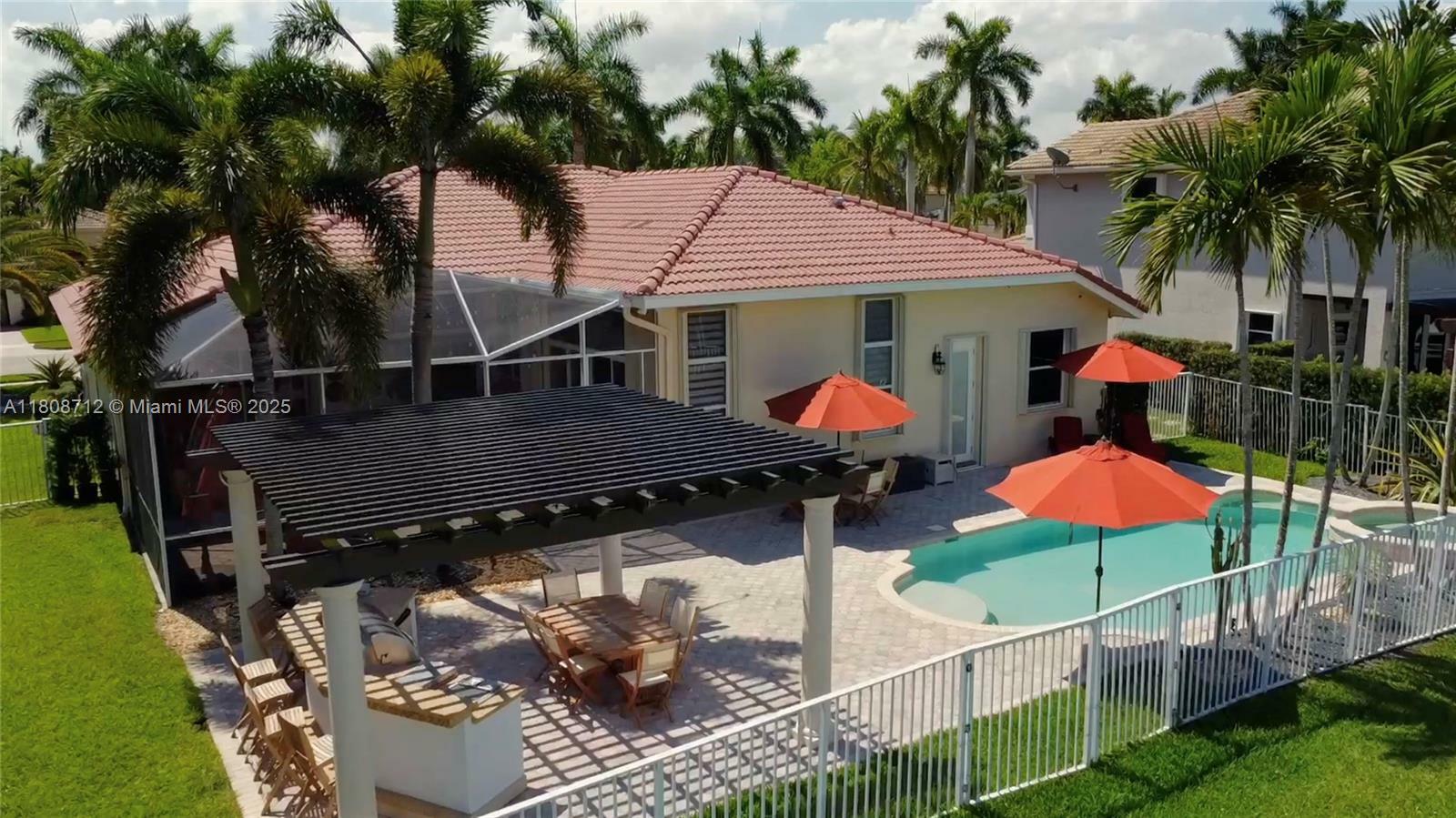 Property Photo: 1714 Victoria Pointe Cir FL 33327