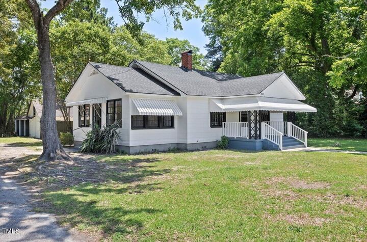 Property Photo:  201 Van Street  NC 27864 