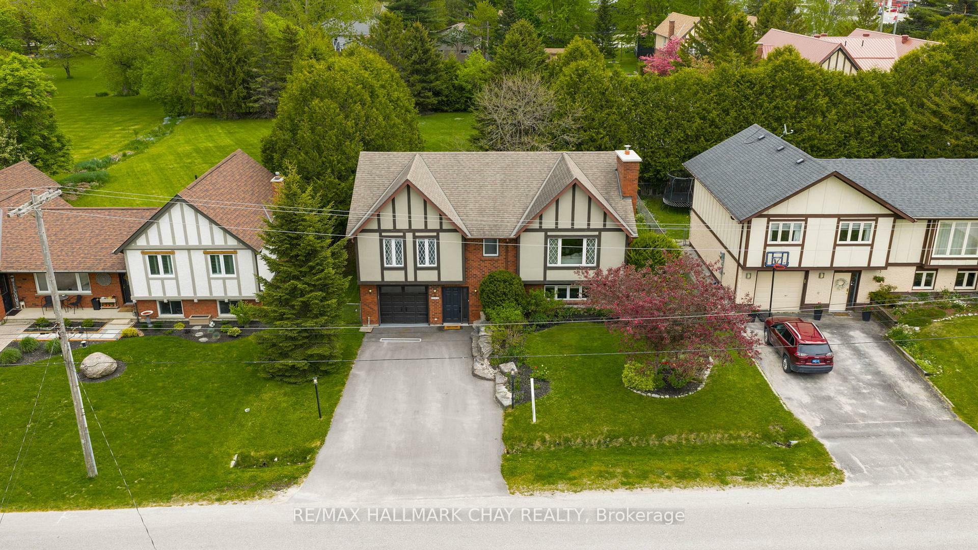 209 Dominion Drive  Clearview ON L0M 1S0 photo