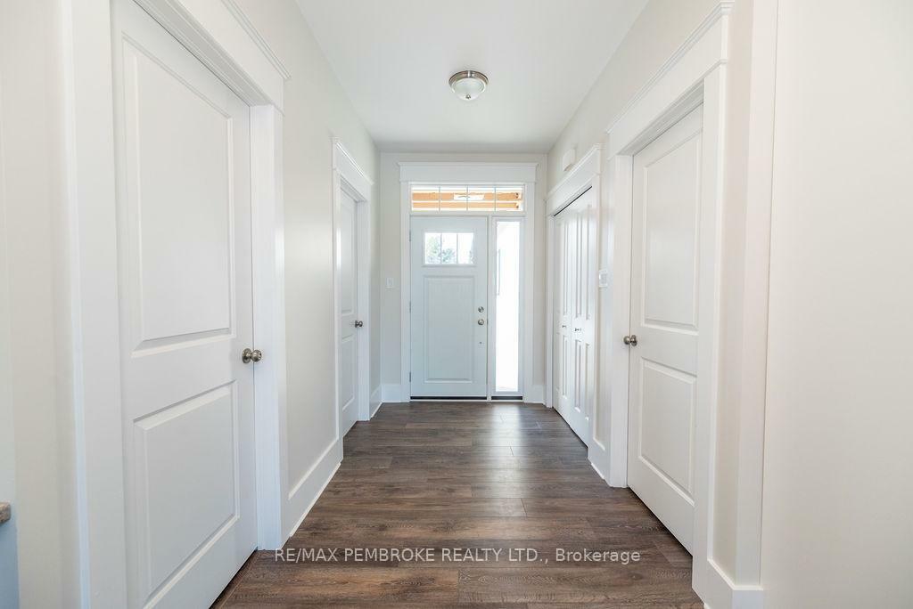 Property Photo:  4 Durant Street  ON K8H 0H3 