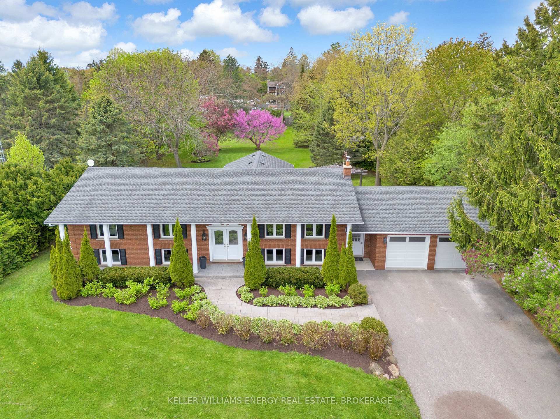 Property Photo:  90 Potters Lane  ON L0B 1J0 