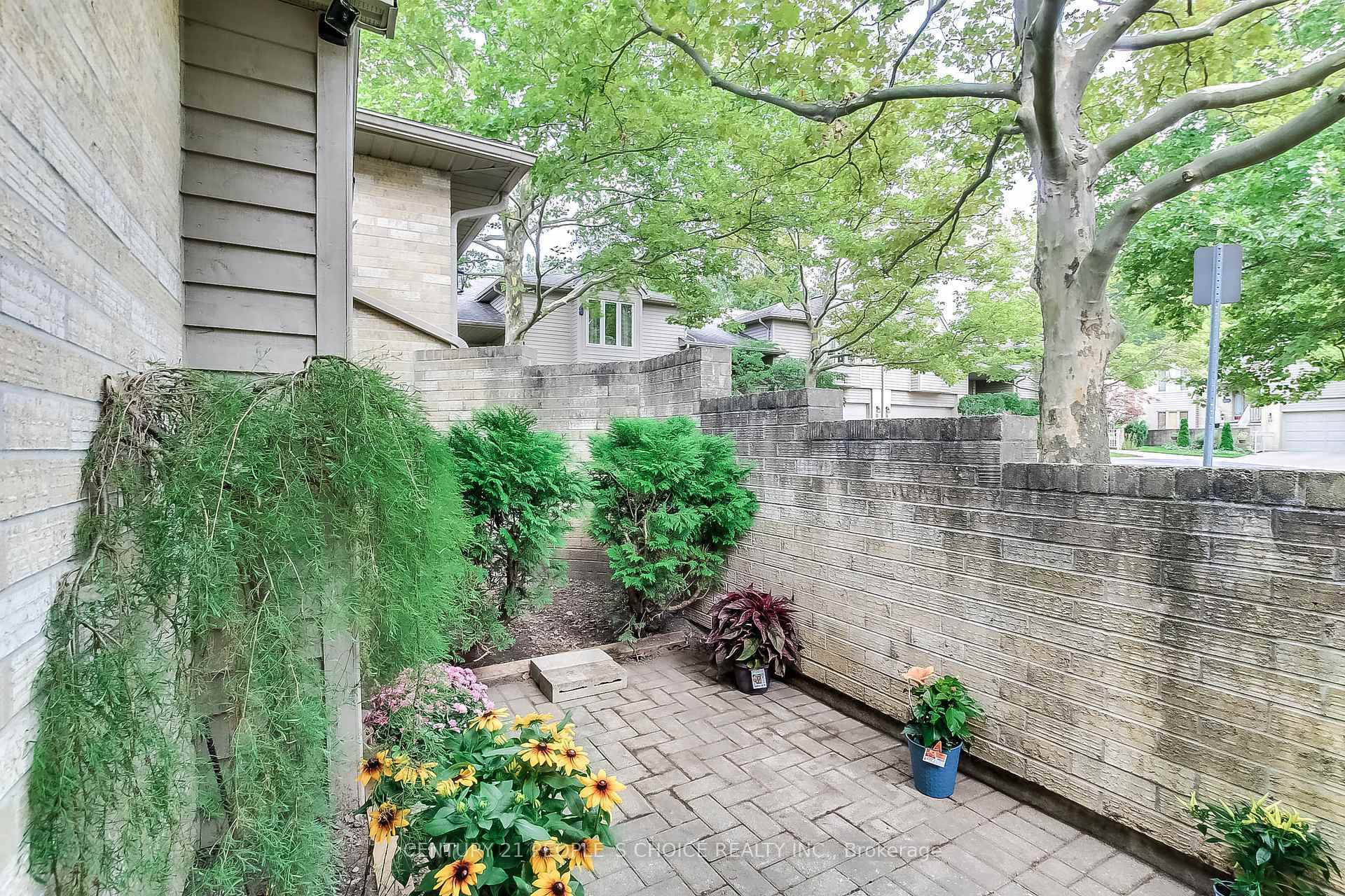 Property Photo: 1500 Richmond Street 66 ON N6G 4T8