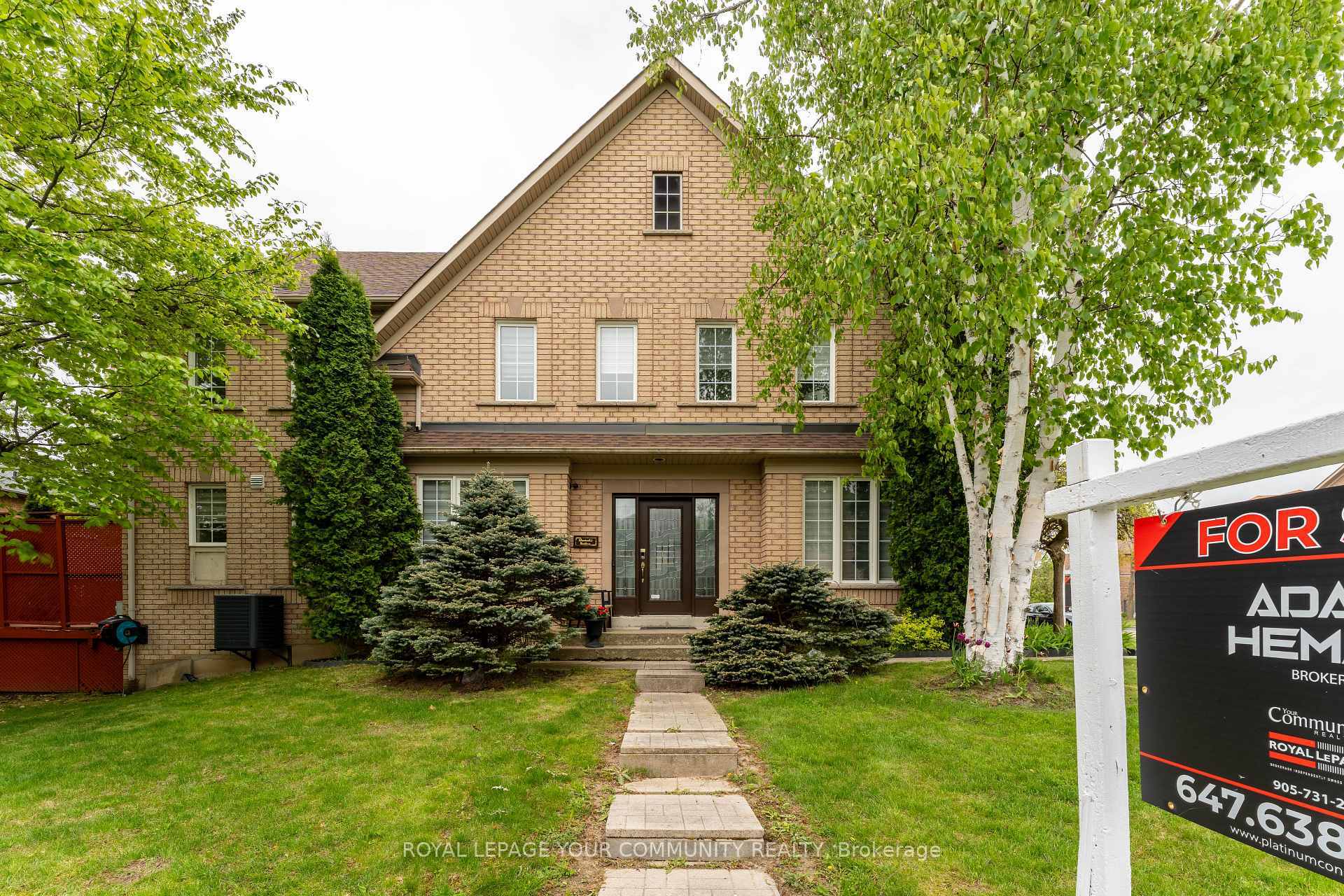 Property Photo: 9 Glenis Gate ON L4E 4C4