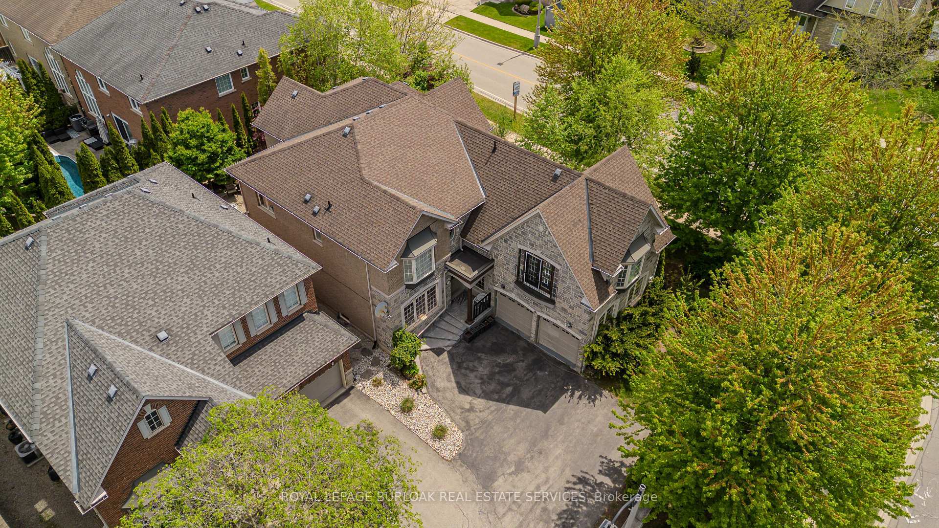 Property Photo: 373 Burloak Drive ON L6L 6W8