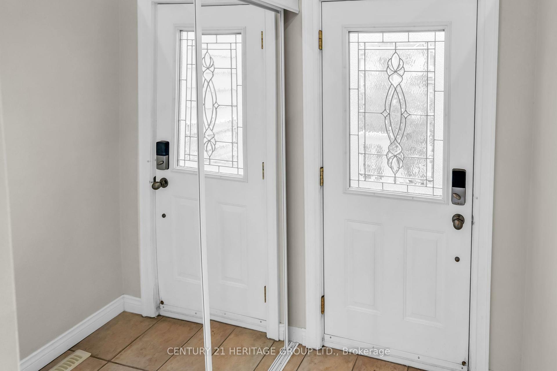 Property Photo: 1056 On Bogart Circle 66 ON L3Y 8T4