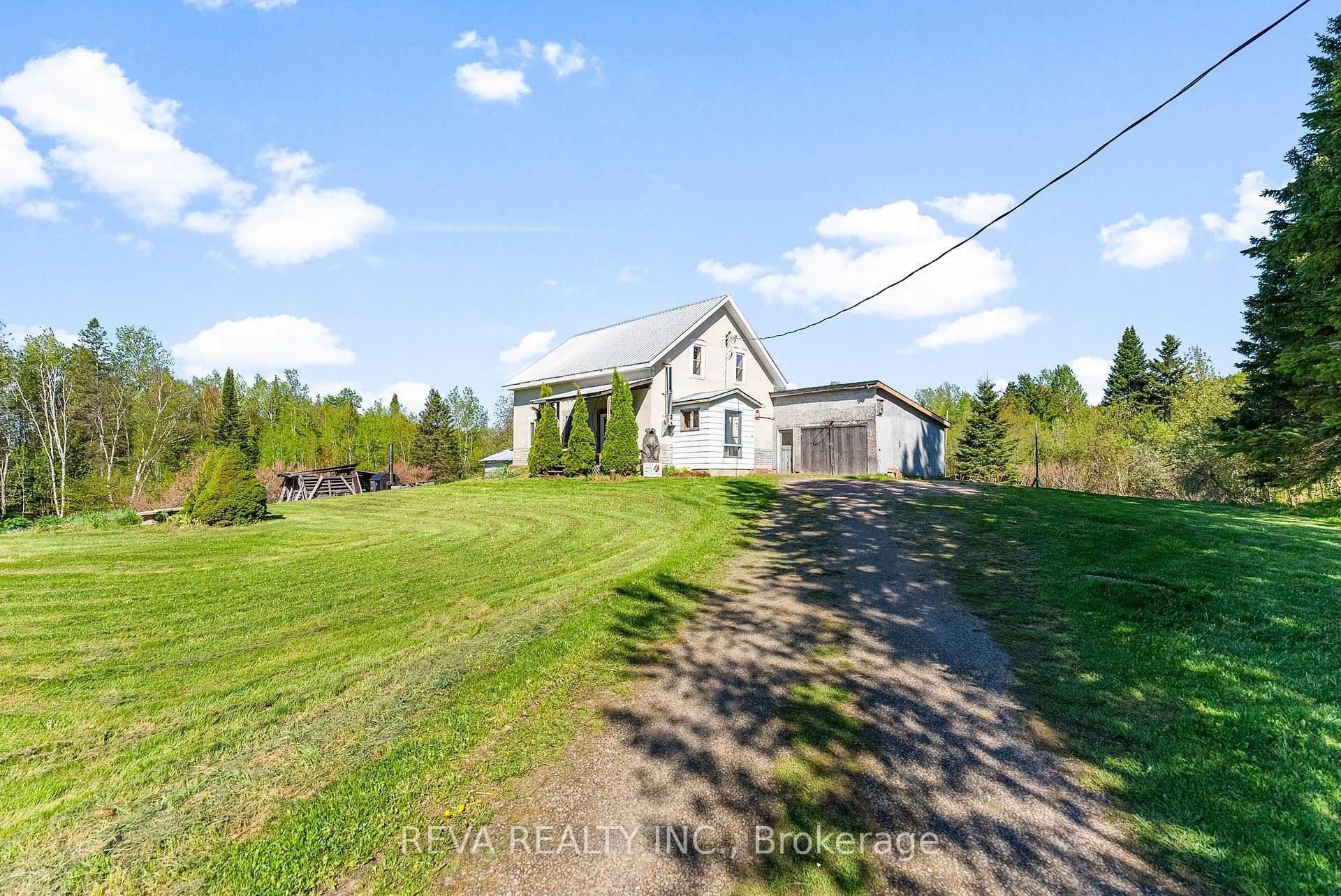 Property Photo: 1175 Hillsview Road ON K0L 2R0