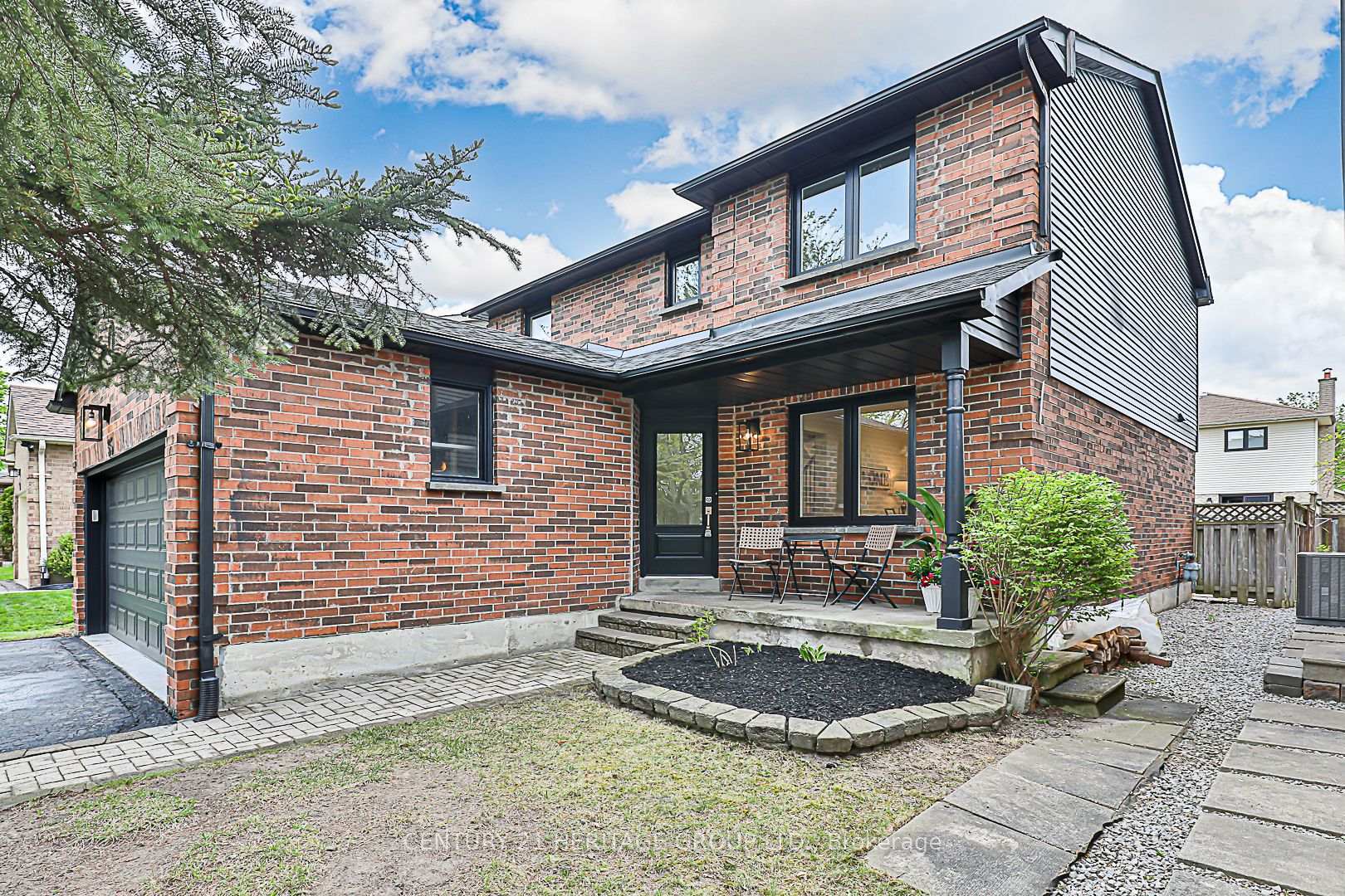 Property Photo: 35 Buchanan Crescent ON L4G 5K4
