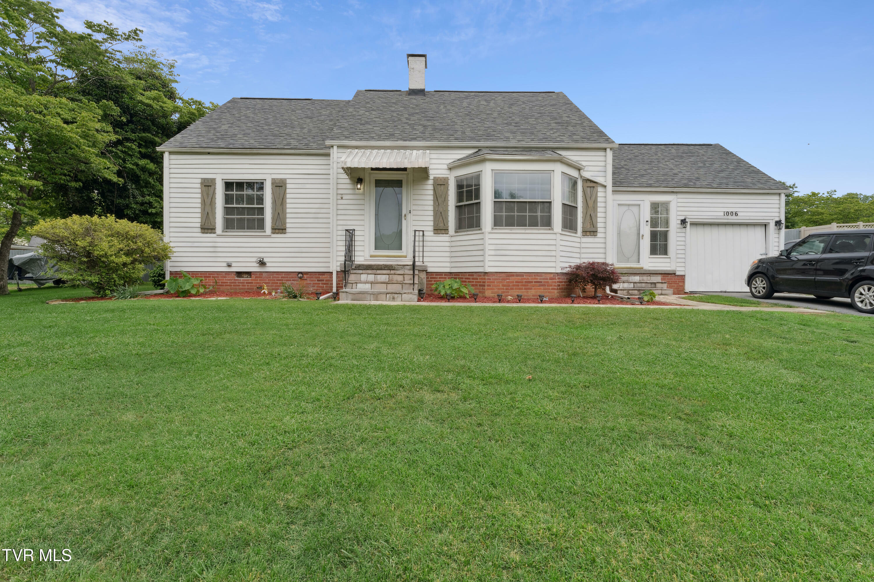 Property Photo: 1006 Riverview Drive TN 37643