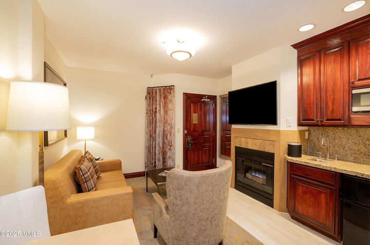 Property Photo:  26 Avondale Lane 114-H  CO 81620 