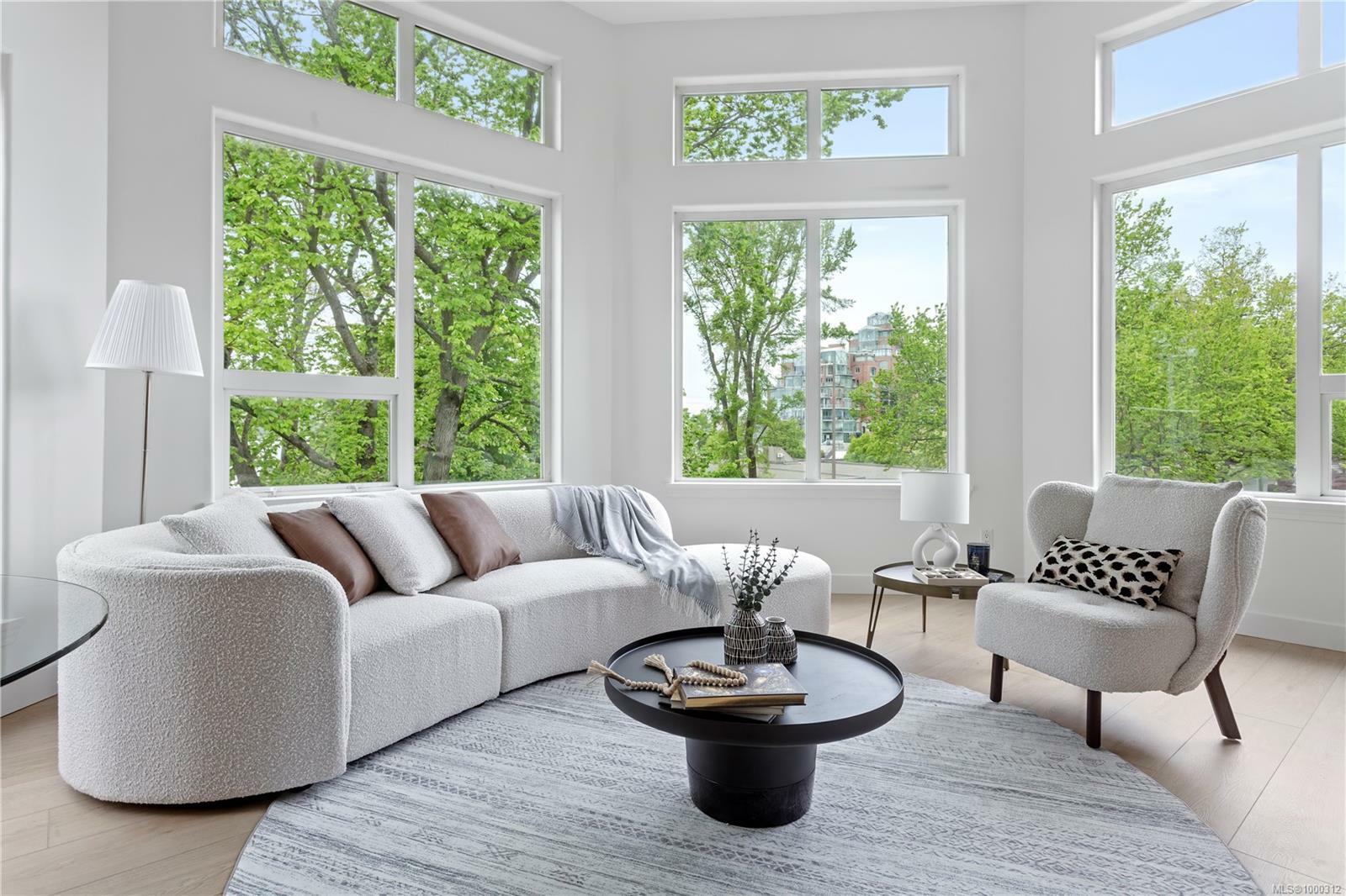 Property Photo: 60 Dallas Rd 15 BC V8V 1A2