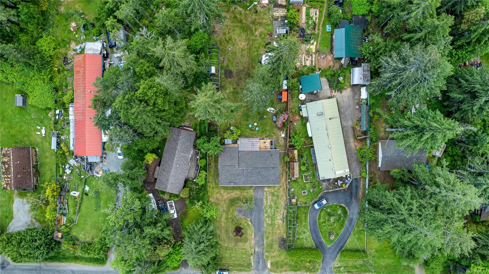 Property Photo: 157 Maliview Dr BC V8K 1B8